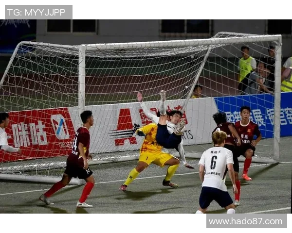 从绿茵传奇到永恒记忆古典足球球星的辉煌与时代风采 从绿茵传奇到永恒记忆古典足球球星的辉煌与时代风采